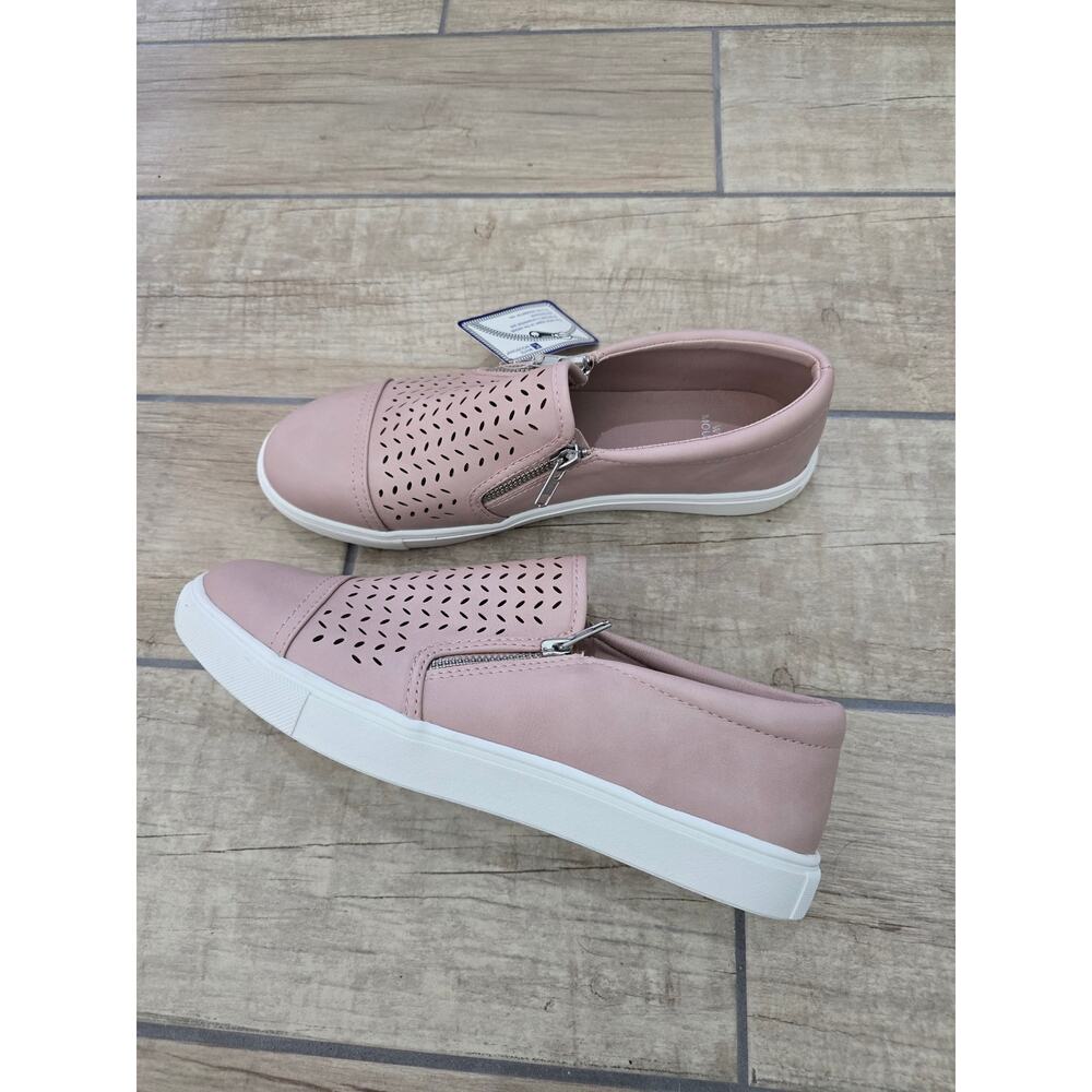 White Mountain New size 10 slip on sneakers cute size zipper